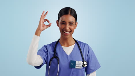 médico, mujer y manos de cuidado de la salud