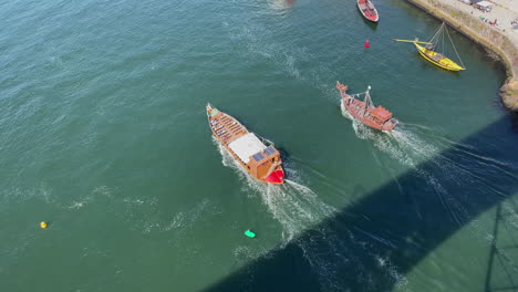 porto tourist boats from bridge view