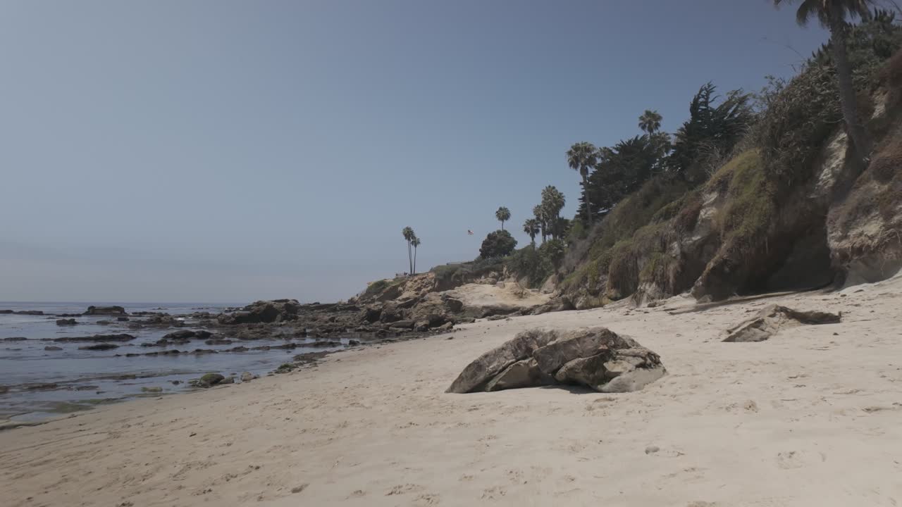 hermosa playa de la costa de california - 4k registro no clasificado