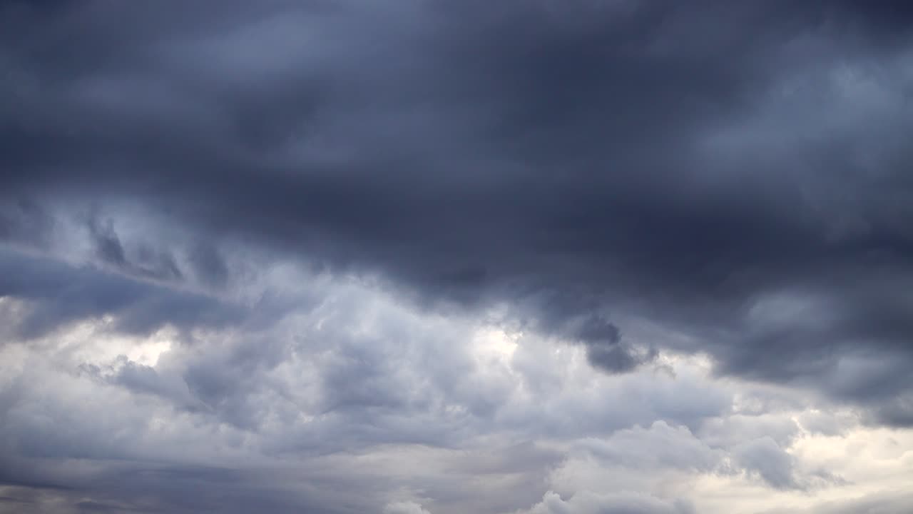 Stormskyer på himlen