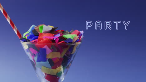 animación del texto de la fiesta sobre el confeti de la fiesta en el vaso de cóctel en el fondo