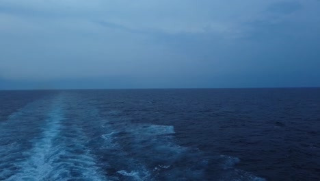 timelapse of wake on back of cruise ship- fast speed