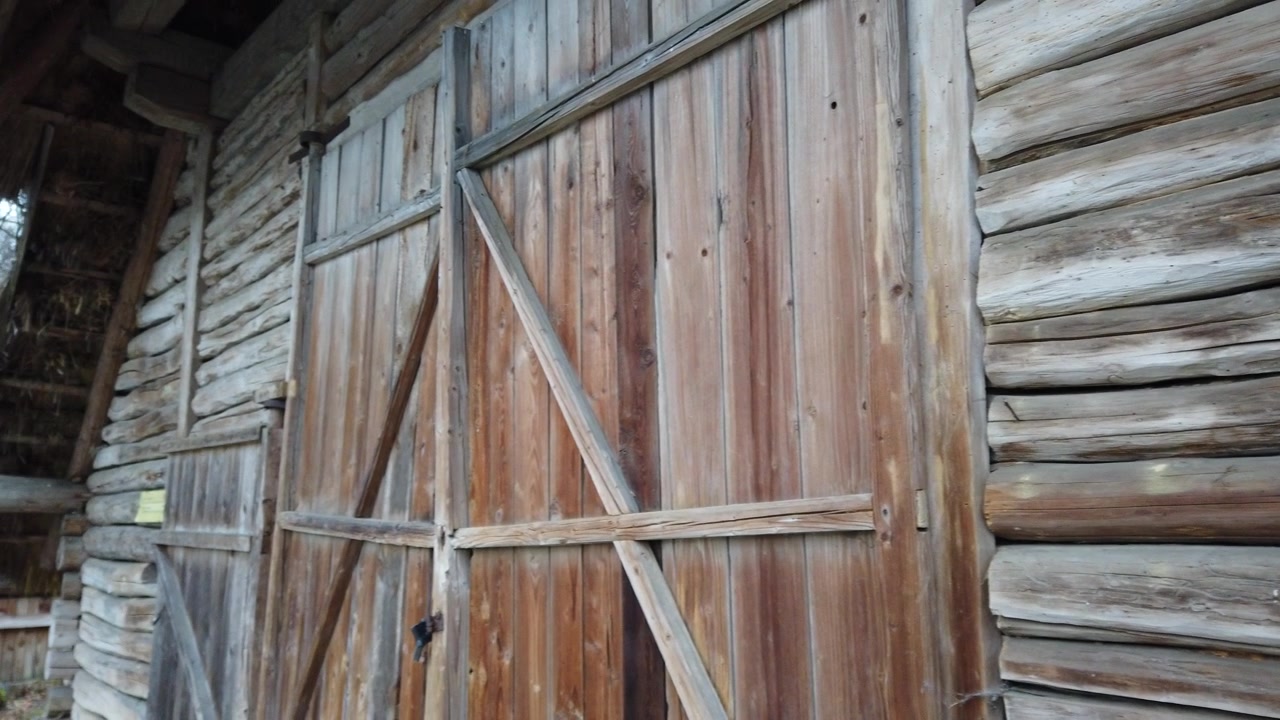 Riprese di una vecchia casa di legno