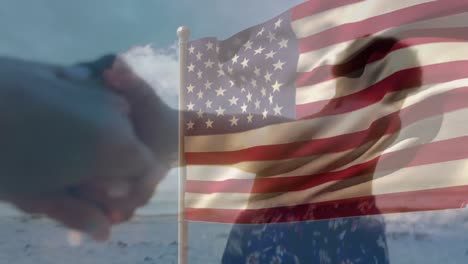 Animation-Des-Schwenkens-Der-US-Flagge-über-Einer-Gruppe-Von-Freunden-Am-Strand