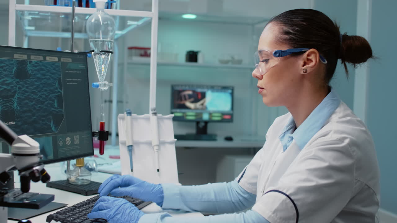 Científico trabajando en un laboratorio