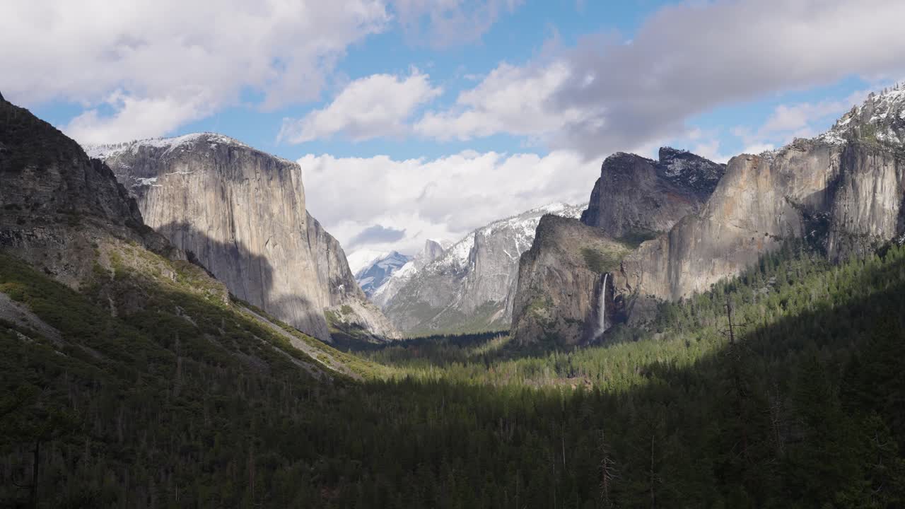 Panning up show of the Yosemite Valley in Yosemite National Park