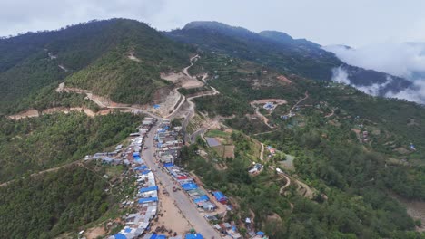 el hermoso pueblo de holeri de rolpa, nepal