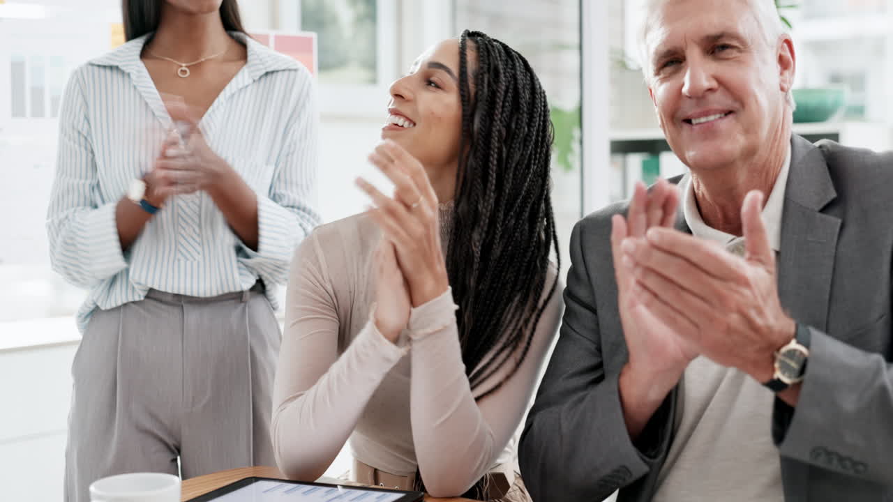 gente de negocios feliz, reunión