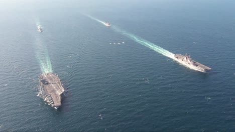 Antenne-Von-Uns-Marineschiffen-Und-Flugzeugträgern-Der-John-C-Stennis-Carrier-Strike-Group