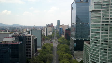 Drone-View-Of-Paseo-De-La-Reforma-In-Mexico-City