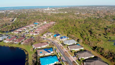video de dron de 4k de daños por huracanes en viviendas en el barrio de stillwater de englewood, florida - 08