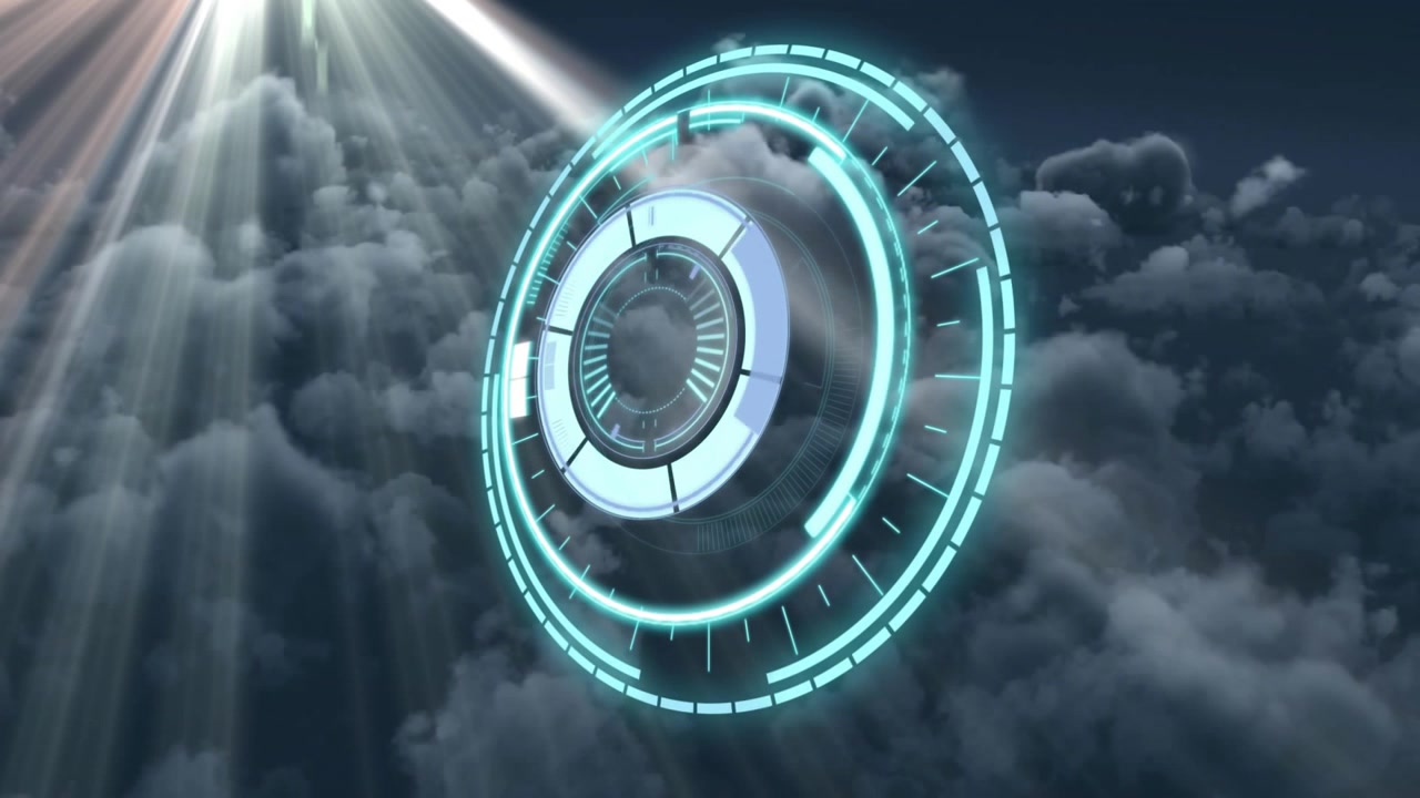 HUD olografico circolare fluttuante che si illumina su un cielo nuvoloso, con fasci di luce che illuminano le nuvole cumuliformi.