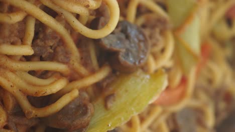 spaghetti with meat and vegetables
