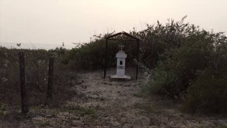 Creepy-scene-of-Christian-cross-surrounded-by-haunting-atmosphere