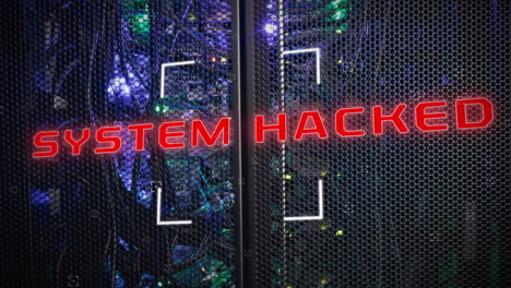 animazione di testo hackerato del sistema e elaborazione di dati digitali su server informatici