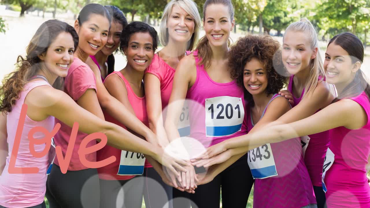 사랑의 애니메이션 텍스트 다양한 그룹의 다양한 그룹의 미소 짓는 여성