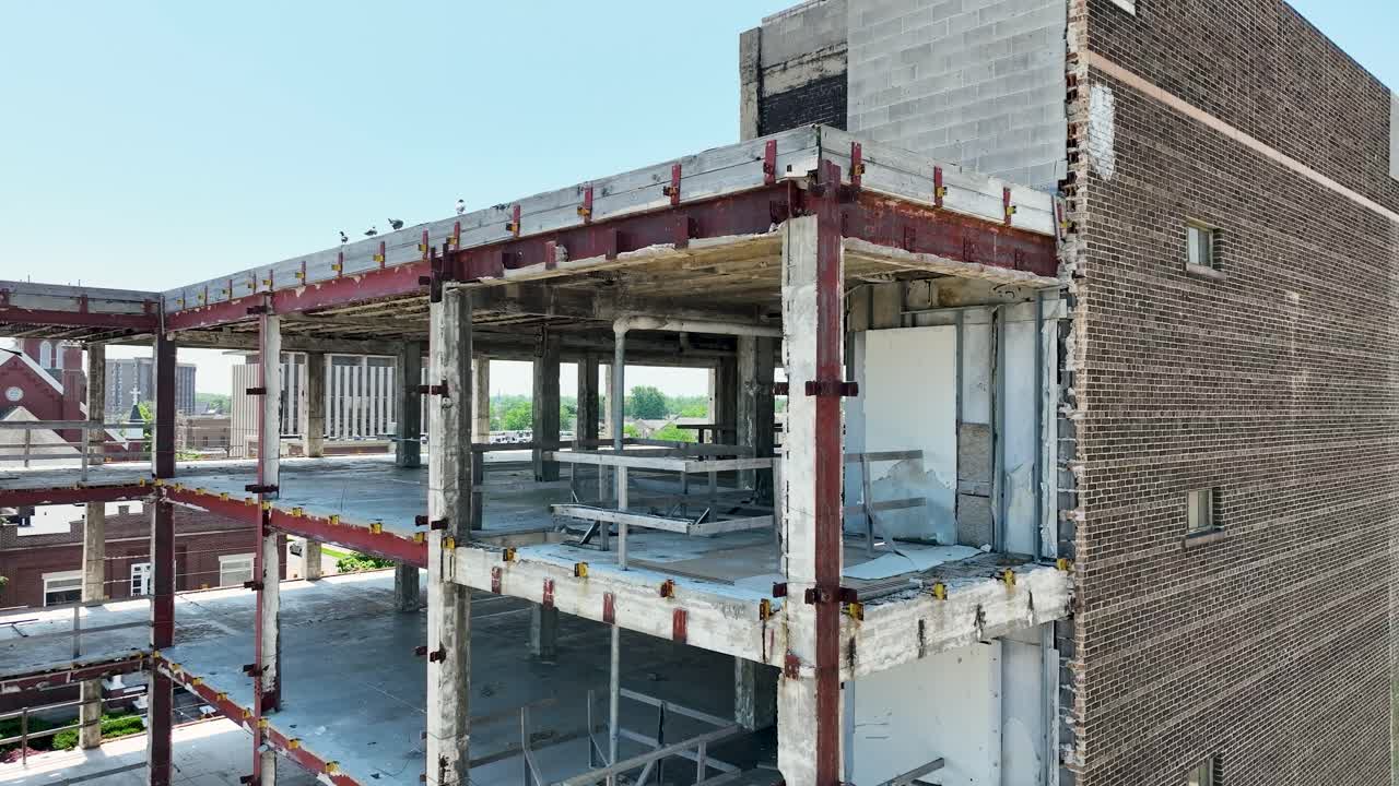 vista en ángulo de secciones separadas del edificio