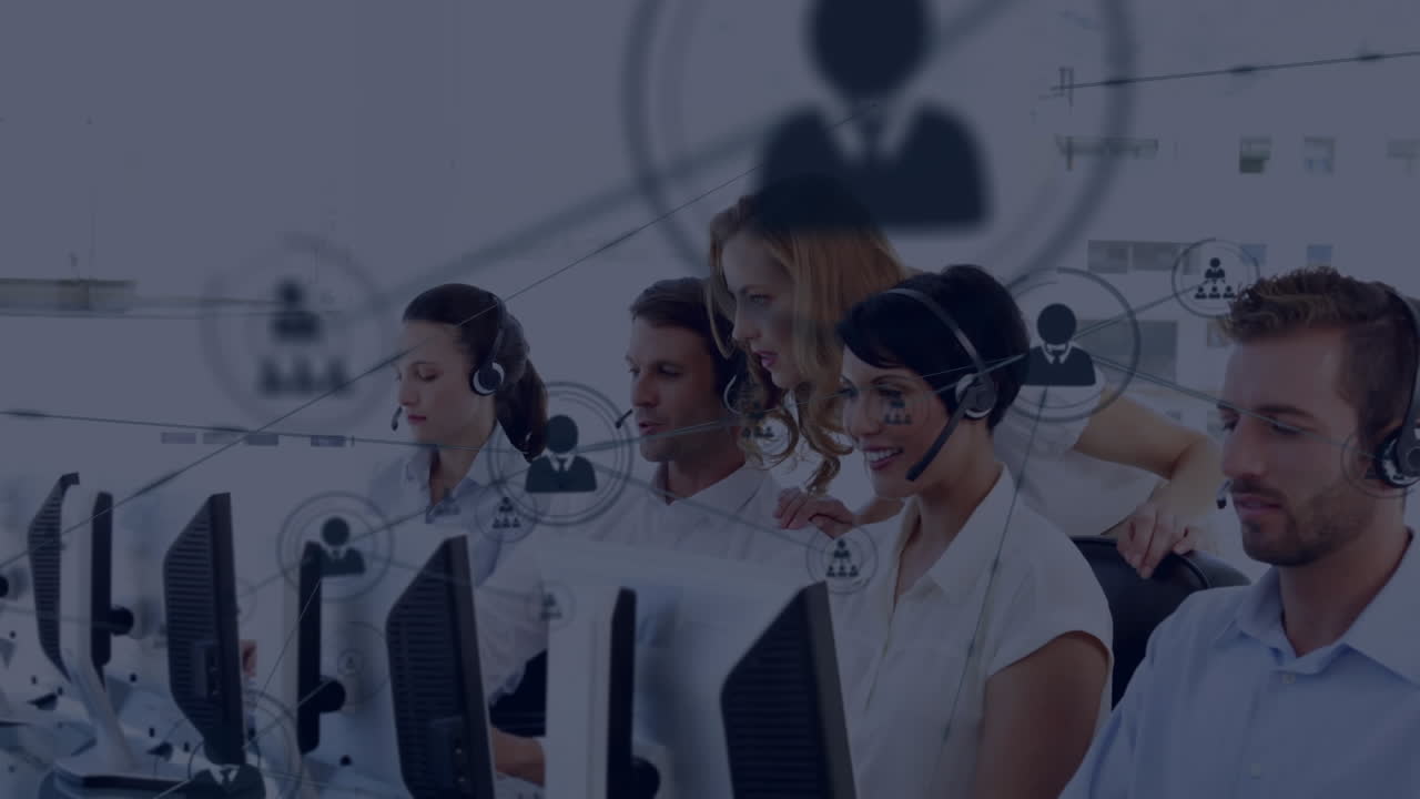 animación de la red de conexión con iconos sobre personas de negocios que usan auriculares de teléfono
