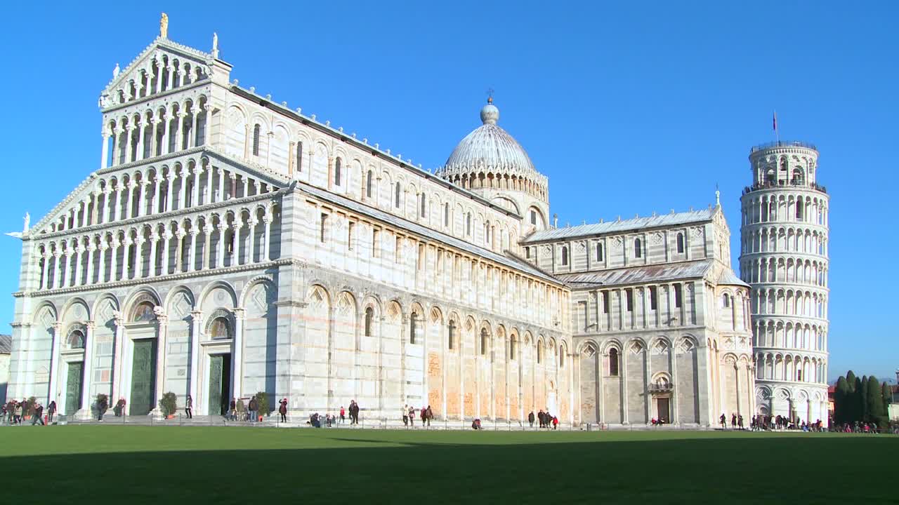 la basílica y la torre inclinada de pisa