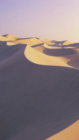 dunas de arena del desierto al amanecer o al atardecer