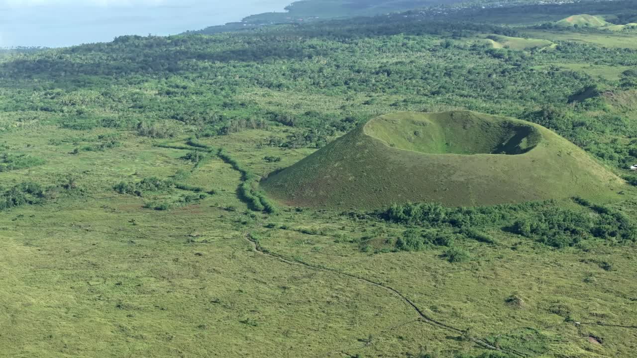 Comoros - Grande Comore - Diboini - sliding right on the external craters