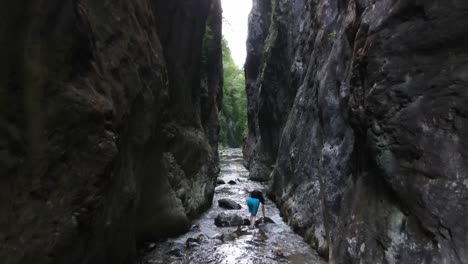 Trekking-Sport-Canyon-River