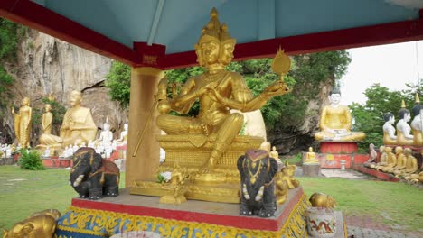 Estatua-Budista-En-El-Templo,-Tailandia,-Malasia