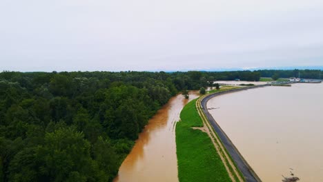 horripilantes imágenes aéreas de drones 4k de la región de podravje de eslovenia en agosto