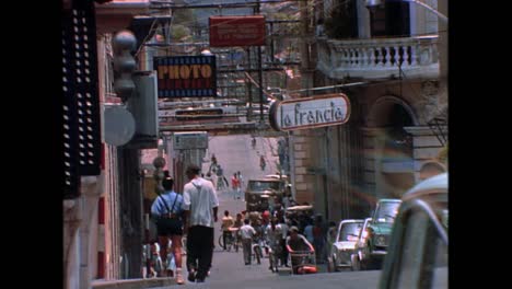 Historic-street-scenes-from-Cuba-in-the-1980s-18