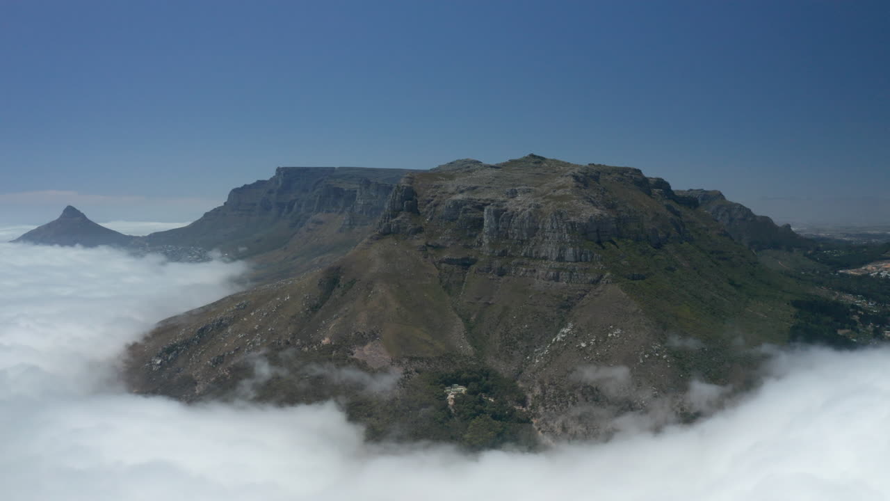 Vista aerea: Hout Bay sopra le nuvole.