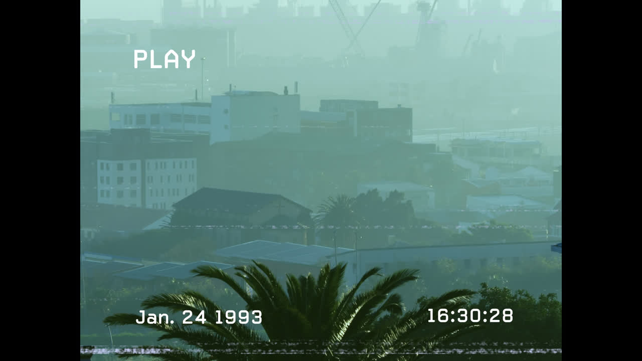 анимация интерференции, движущейся по городскому пейзажу.