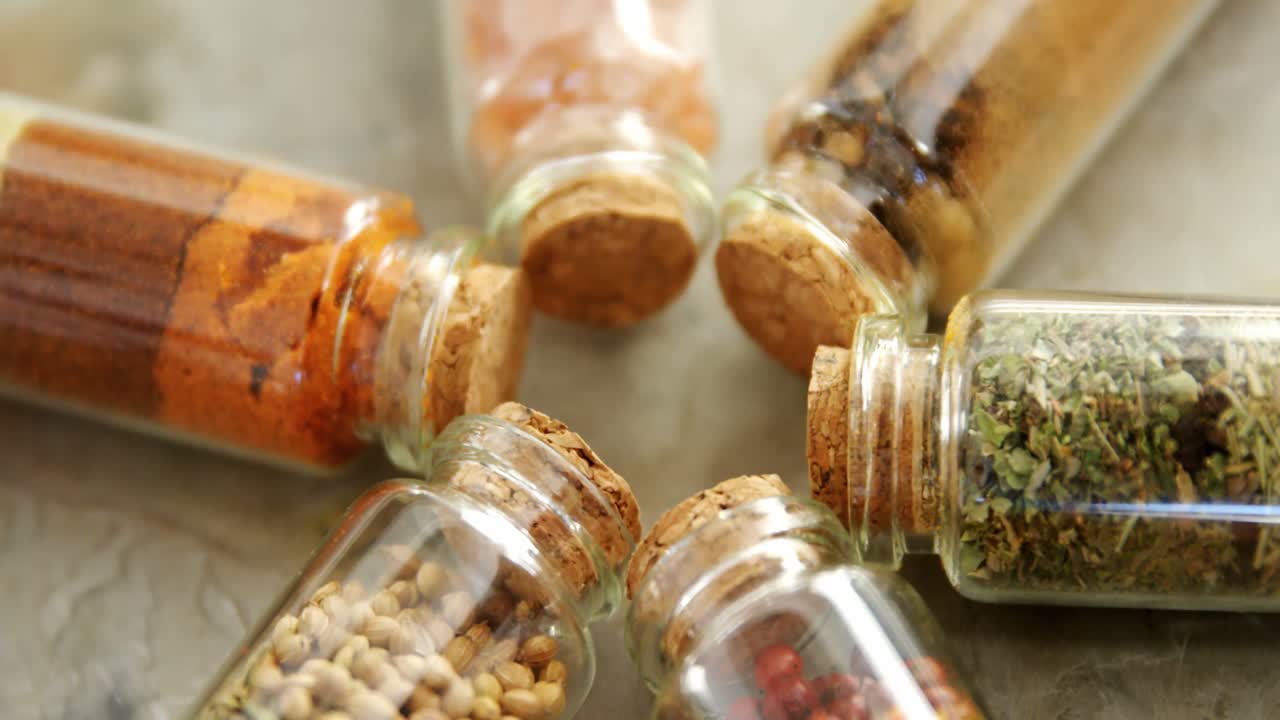 여러 가지 향신료 의 병 4k