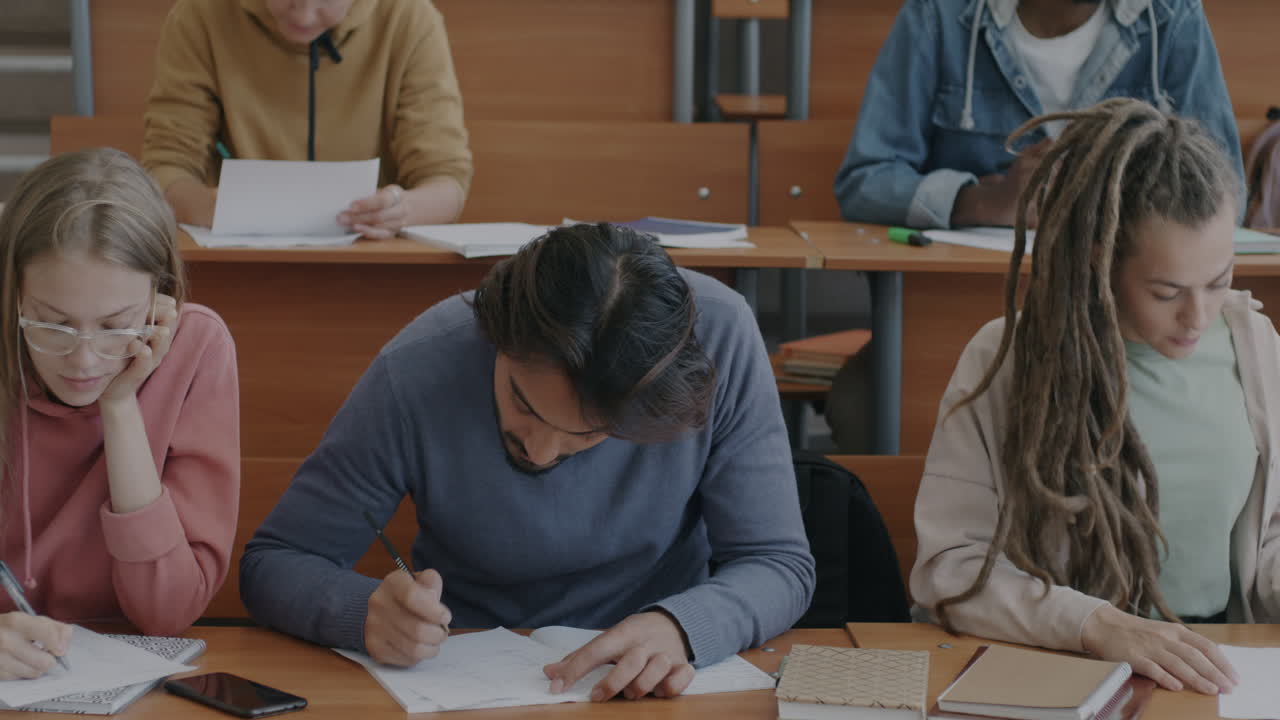 교실에 있는 학생들