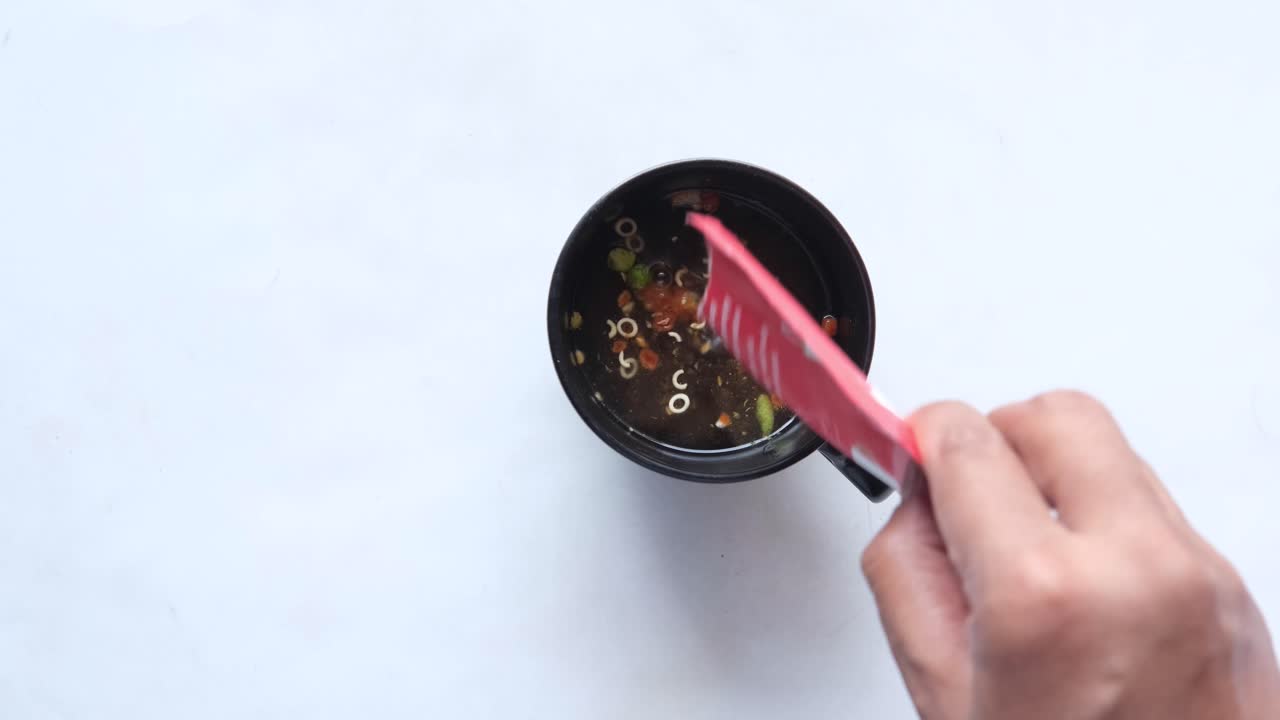 mezcla de ingredientes de la sopa