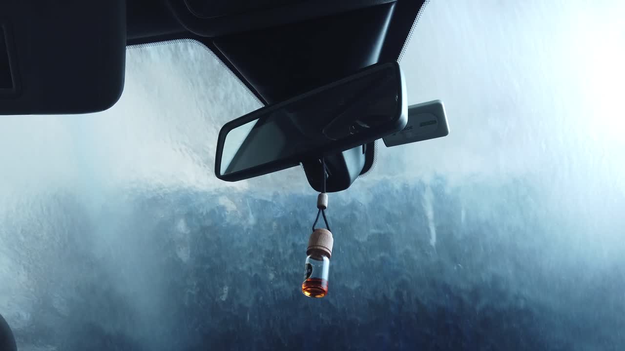 vista del interior del lavado de automóviles