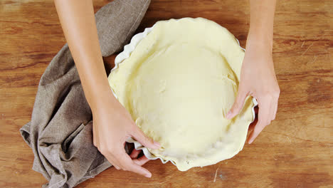 woman preparing fruit tart 4k