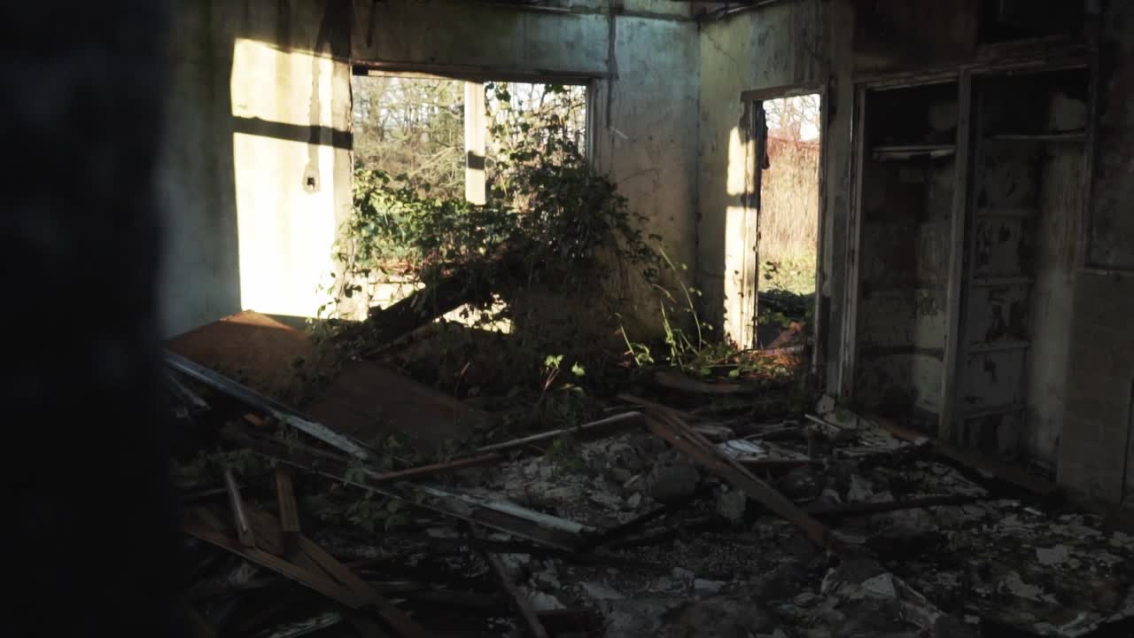 버려진 집 의 파괴 된 내부