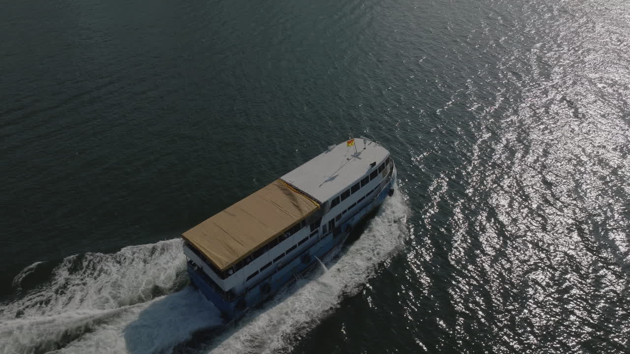 홍콩, 중국의 도시에서 물에 범선