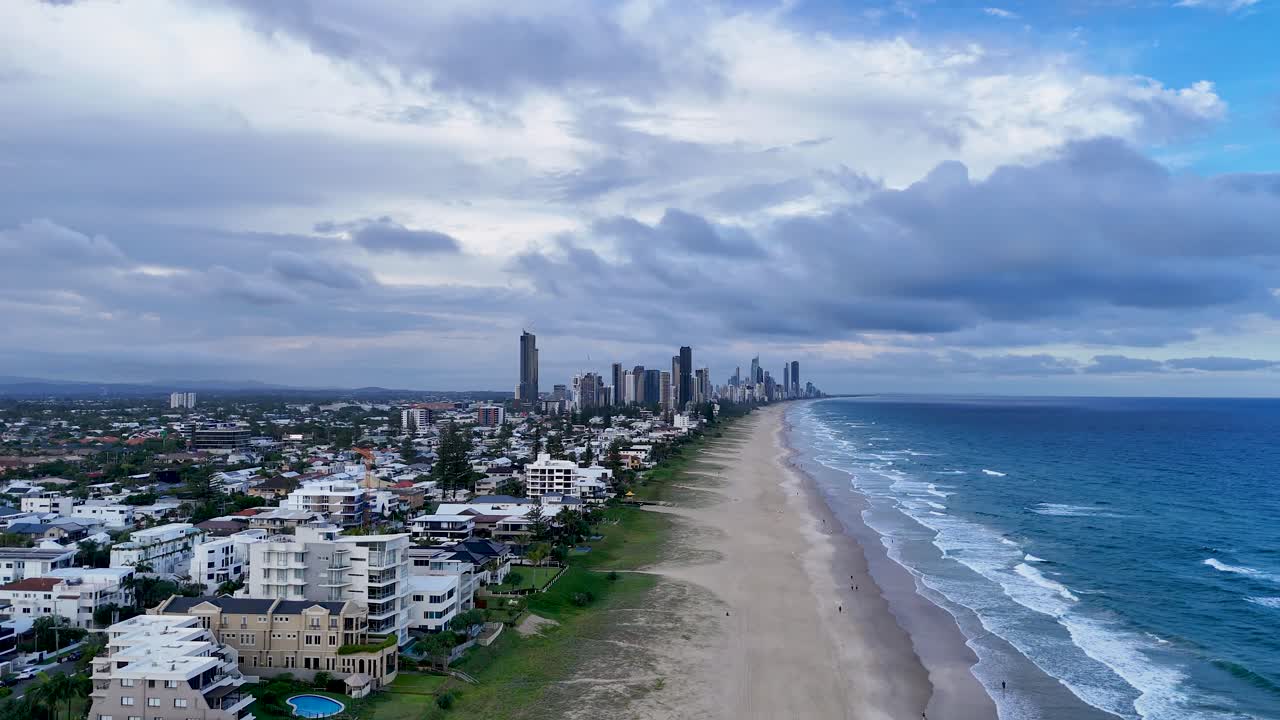 골드 코스트 해변 과 스카이 라인 의 공중 풍경