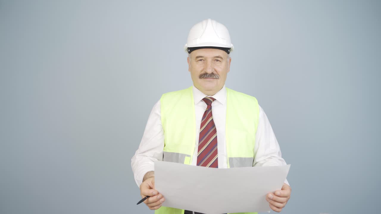 ingeniero que trabaja en el proyecto.