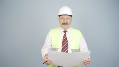 ingeniero que trabaja en el proyecto.