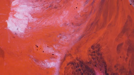 arte fluido abstracto en rojo, rosa y blanco