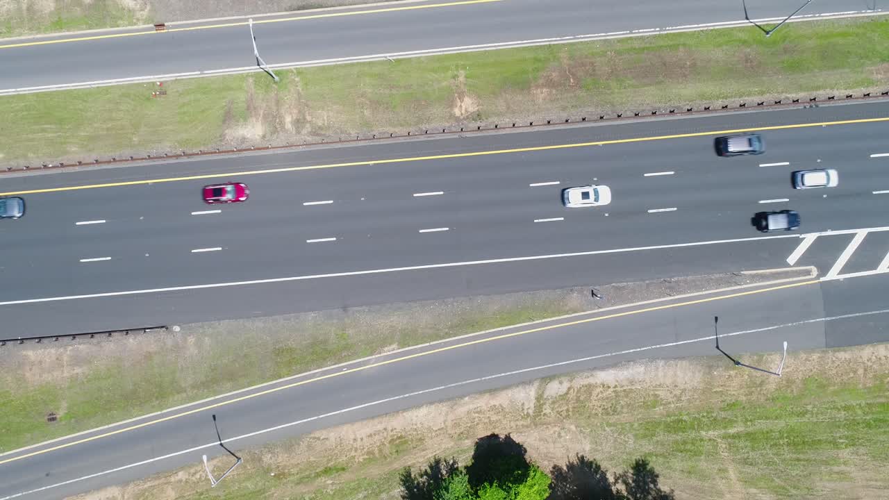 뉴저지 가든 스테이트 파크웨이의 교통 상황을 공중에서 본 모습