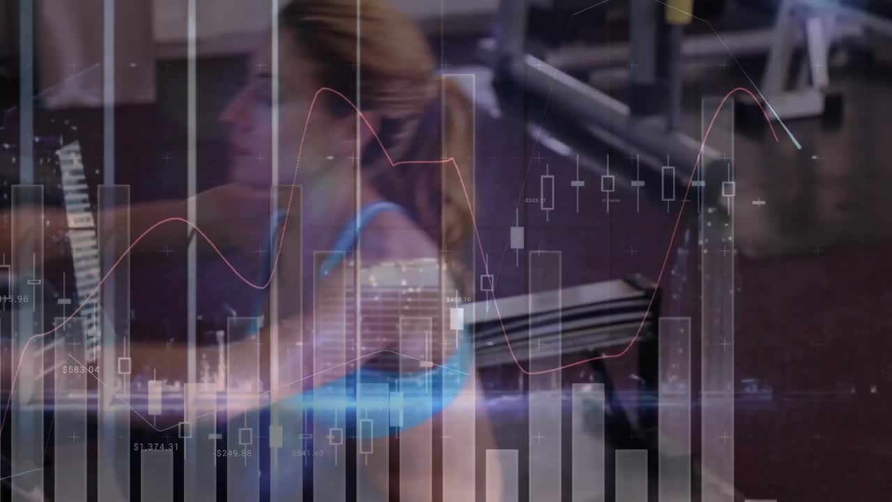 체육관에서 운동하는 건강한 여성에 대한 연결 네트워크와 데이터 처리 애니메이션