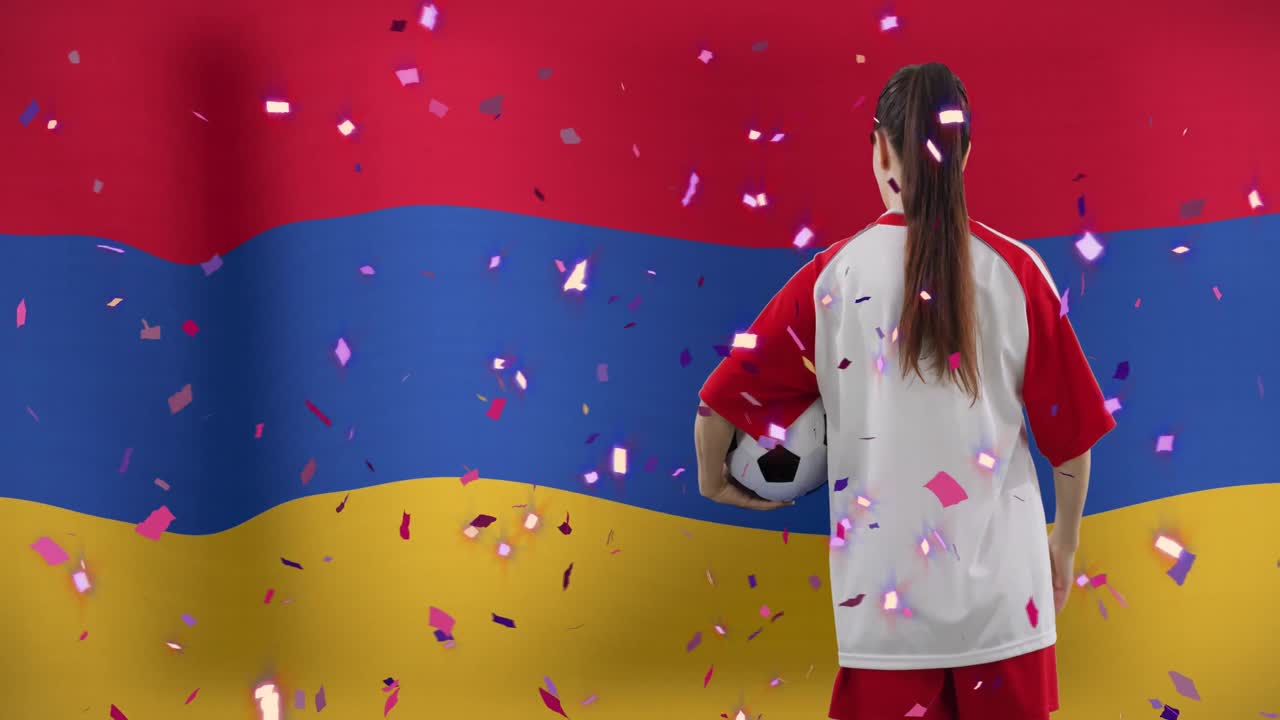 animación de una jugadora de fútbol caucásica sobre la bandera de armenia