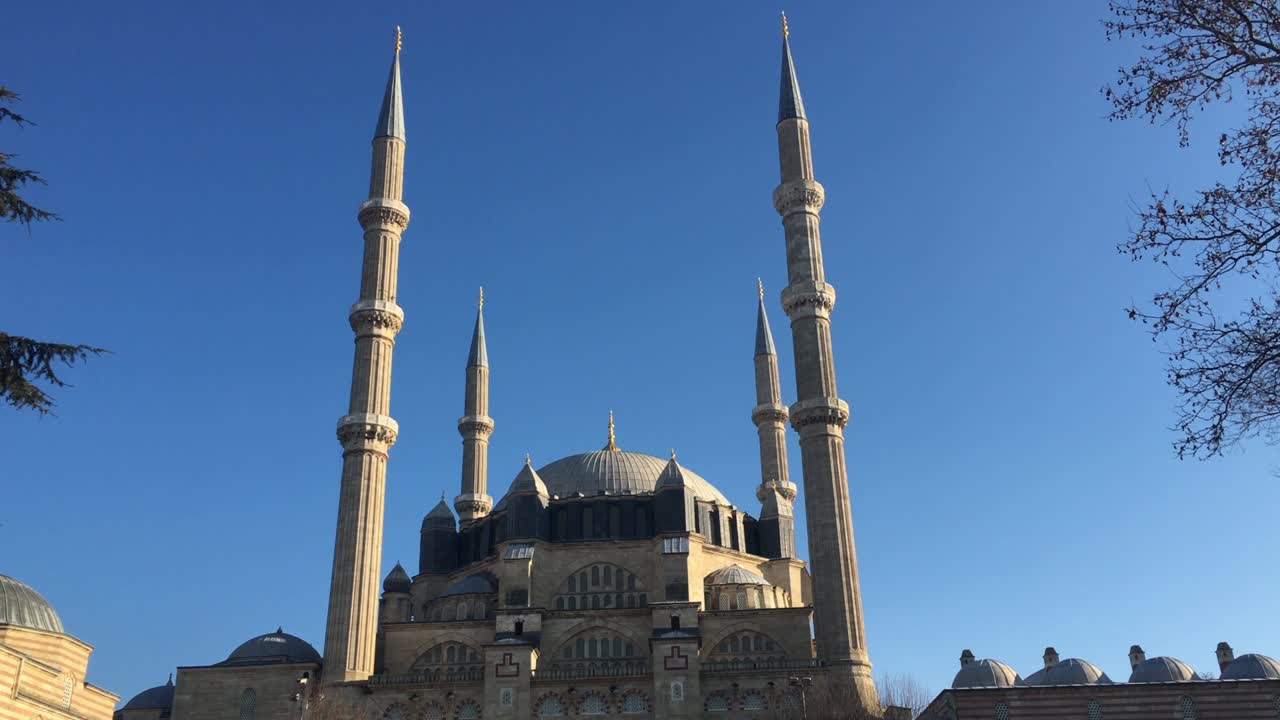 la famosa mezquita de selimiye en edirne