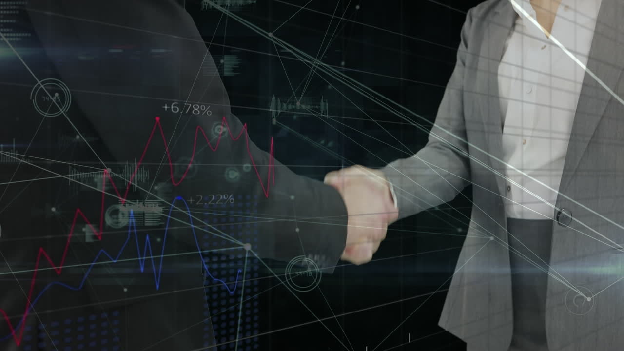 animación del procesamiento de datos sobre hombres de negocios caucásicos que se dan la mano