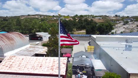 Nahaufnahmeantenne-Von-Uns-Schwenkt-Die-Amerikanische-Flagge