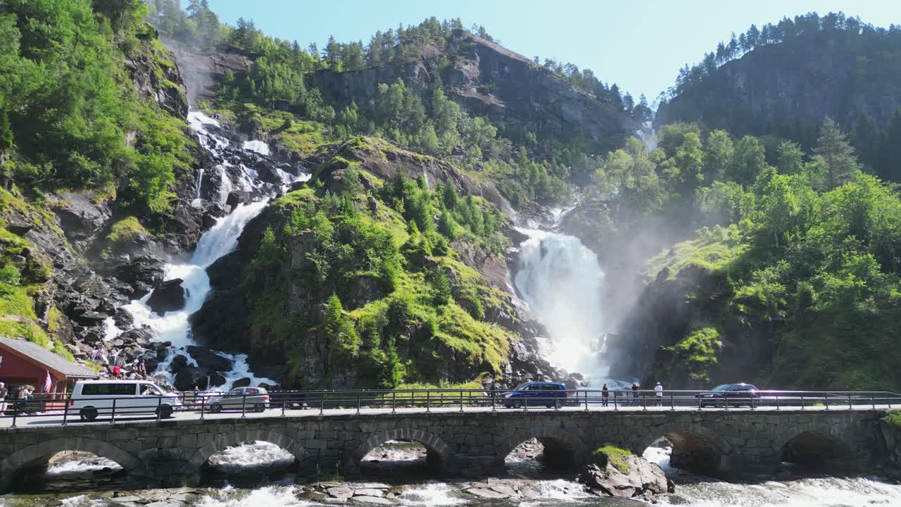 Cascata Latefossen - Attrazione turistica naturale a Granvin, Odda, Norvegia, Scandinavia.