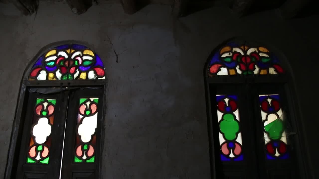 오래된 집의 아름다운 지붕